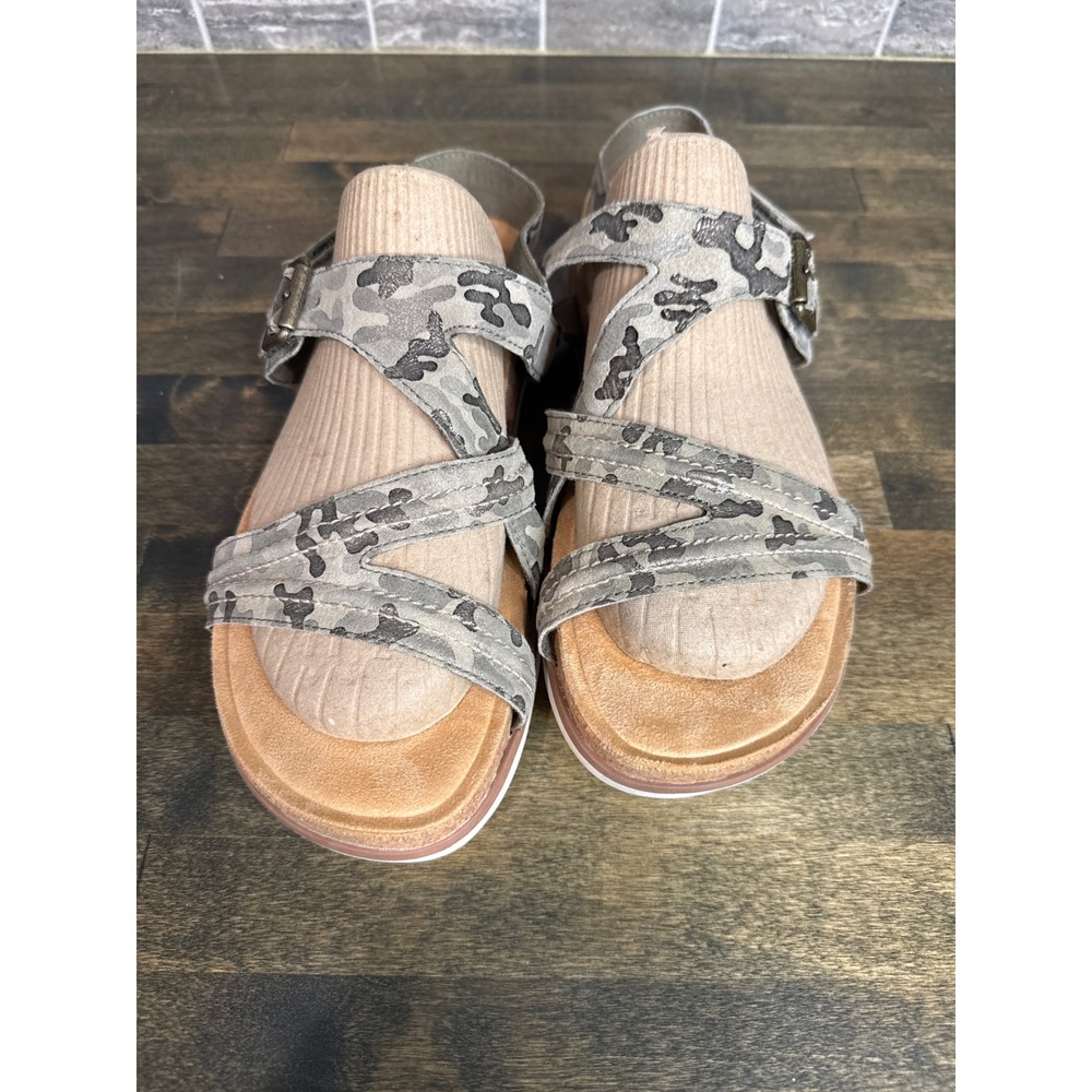 Clarks Collection Womens Grey Camo Metallic Strappy Cork Wedge Sandals 11W NWT - Picture 2 of 11